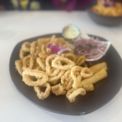 Sr. Ceviche - Fried calamari