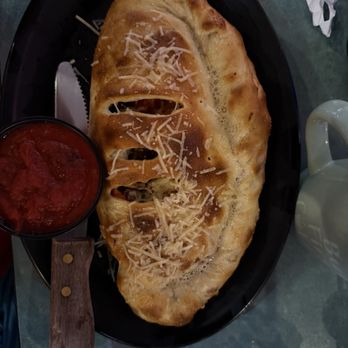 Robbie's - Vegetable Calzone - American Near Me - Rimrock, Arizona