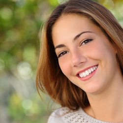 Vivid Smiles Express - You can Smile with Confident where ever you go