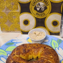 New! Cinnamon Sugar Pull-apart Bagel with Honey Almond Shmear