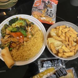Chicken and broccoli  Wonton soup  Spring roll