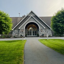 The Overlook Restaurant - located at the country club - main entrance view