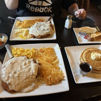 Elements Kitchen Plus Bar - Chicken Fried Steak - New American Near Me - Emmett, Idaho