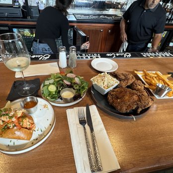 Hook & Anchor - Lobster roll. Fried chicken - Seafood Near Me - Costa Mesa, California