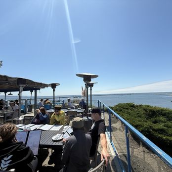 Sam's Chowder House - Outside patio seating - Seafood Near Me - Half Moon Bay, California
