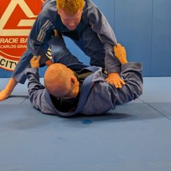 Gracie Barra Studio City - Jiu jitsu sparring