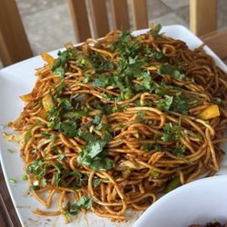 Veg hakka noodles - 1/5 skip it