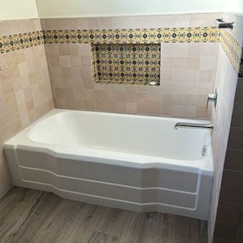 Obsidian Mosaic and Tile - Bathtub niche - Tiling Near Me - Fresno, California
