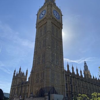 Big Ben - Landmarks & Historical Buildings Near Me