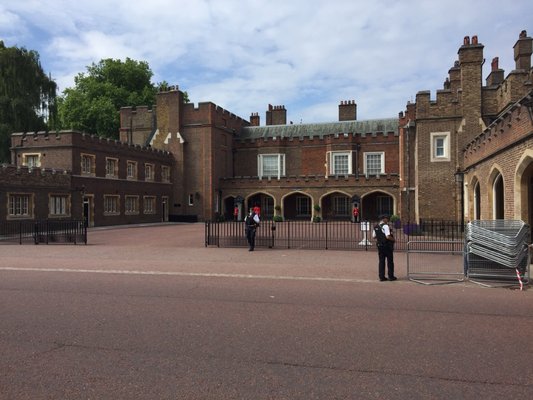 St. James's Palace by null