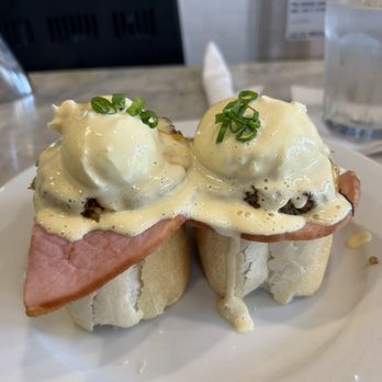 Stanley - Breaux bridge Benedict - Breakfast & Brunch Near Me - New Orleans, Louisiana Stanley - Breaux bridge Benedict - Breakfast & Brunch Near Me - New Orleans, Louisiana