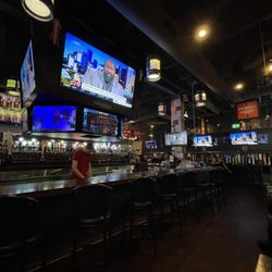 The Canadian Brewhouse - Bar