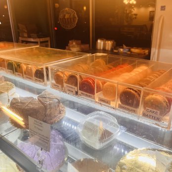 Look Up Dessert Cafe - Macaroons - Ice Cream & Frozen Yogurt Near Me - Chesapeake, Virginia