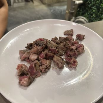 The Cutlery - Doggy steak - Steakhouses Near Me - Honolulu, Hawaii
