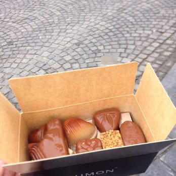 Dumon Chocolatier - Chocolatiers & Shops Near Me - Bruges, VWV Dumon Chocolatier - Chocolatiers & Shops Near Me - Bruges, VWV
