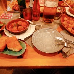 El Pais - Tapas i mas beim Pilgerstammtisch