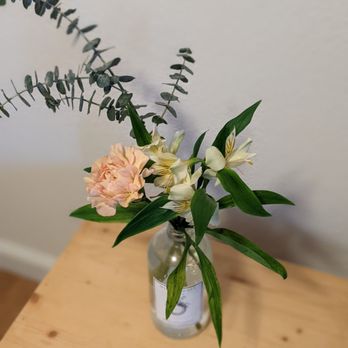 Marbled Mint - Leftovers from virtual floral arrangement workshop. - Florists Near Me - San Francisco, California