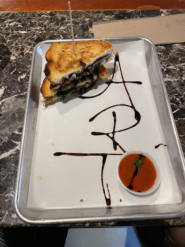 GRILLED CHEESE GALLERY 308 Photos & 290 Reviews 16 Cathedral Pl, St
