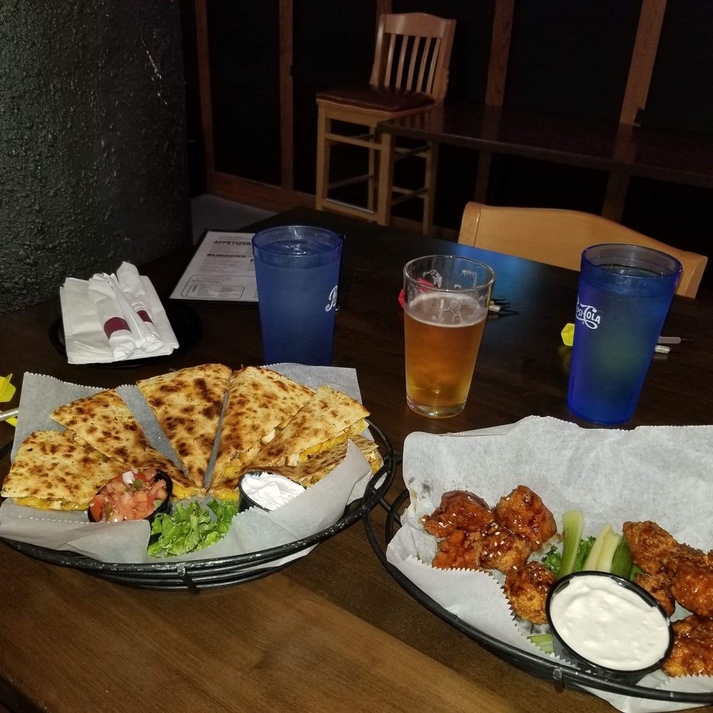 Boneless wings and chicken quesadilla Boneless wings and chicken quesadilla