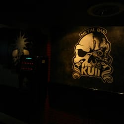 Skulls Metal Pub