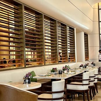 Espelette - Lovely atmosphere - Mediterranean Near Me - Beverly Hills, California Espelette - Lovely atmosphere - Mediterranean Near Me - Beverly Hills, California
