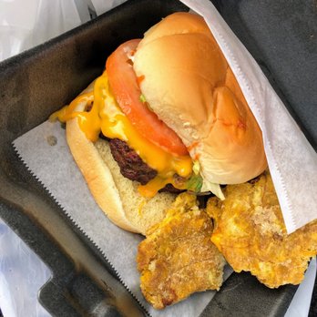 Yunnis Pinchos - Puerto Rican Near Me - Luquillo, Puerto Rico