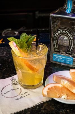 Sala'o Cuban Restaurant & Bar - Live music by null