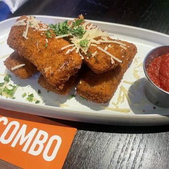 Dave & Buster's Long Beach - Cheese Stick Stack - American Near Me - Long Beach, California