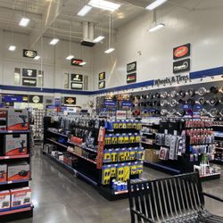 Summit Racing Equipment - Inside Lots of cool stuff