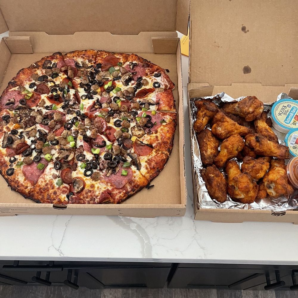 XL Supreme Pizza and Crispy wings XL Supreme Pizza and Crispy wings
