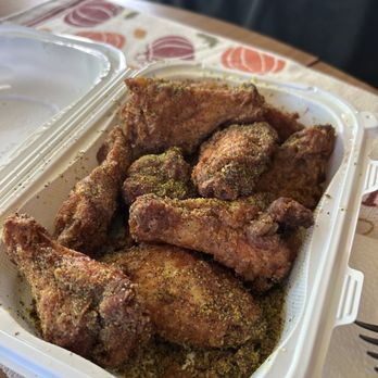 Cali Bros Pizza - Lemon pepper Bone in wings 10 pcs - Chicken Wings Near Me - Fresno, California