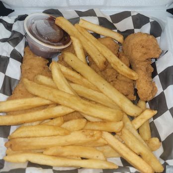 Peach Pit Bistro - Chicken tenders and steak fries with BBQ sauce. Sauce is very good! - Desserts Near Me - Laveen Village, Arizona Peach Pit Bistro - Chicken tenders and steak fries with BBQ sauce. Sauce is very good! - Desserts Near Me - Laveen Village, Arizona