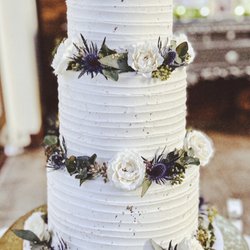 CRAVE' ems - Wedding cake