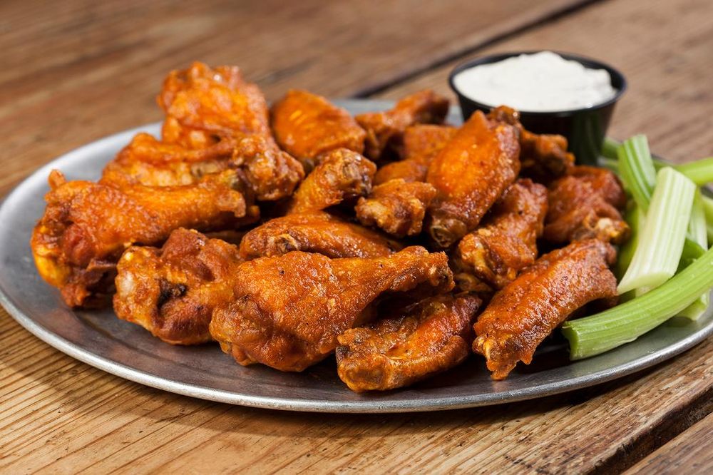 Pluckers Wing Bar - San Marcos