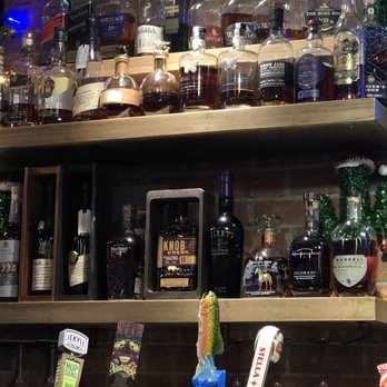 Johnny's New York Style Pizza - Great bar , The owner likes good bourbon. - Italian Near Me - Buford, Georgia