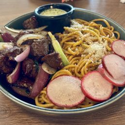 Garlic Noodle with Shaken Beef Garlic Noodle with Shaken Beef