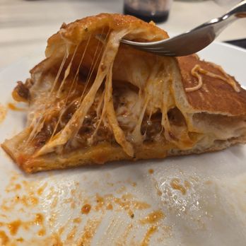 Abruzzo Pizza - Cheese pull - Italian Near Me - Richmond Hill, Ontario Abruzzo Pizza - Cheese pull - Italian Near Me - Richmond Hill, Ontario