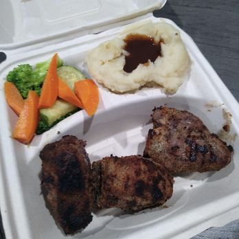 City Grill - Lamb chops with mashed potatoes and fresh veggies   Their lamb chops are so delicious!! - American Near Me - Pacifica, California