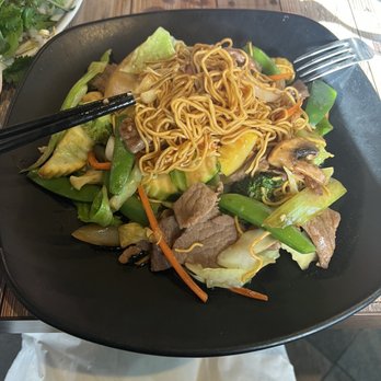 Mr Pho - Stir Fried Egg Noodle - beef - Vietnamese Near Me - Albuquerque, New Mexico