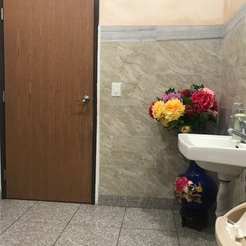 V-Tech Nails and Spa - Clean restroom - Nail Salons Near Me - Fresno, California