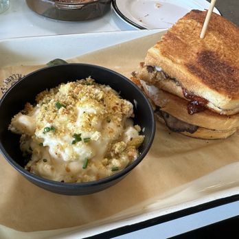 Broken Spirits Distillery - Mac and cheese, The Oscar sandwich - Distilleries Near Me - Long Beach, California