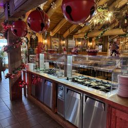 Coop's Pizza - Christmas Decorations: Salad Bar