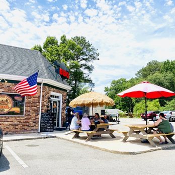 Jadeans Smokin Six O BBQ - Outdoor dining - Southern Near Me - Richmond, Virginia