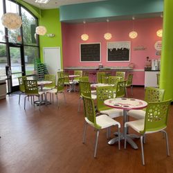 sweetFrog Premium Frozen Yogurt - Inside seating