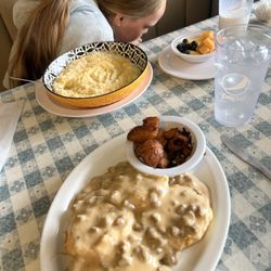 The Hungry Drover - Grit Bowl and biscuits and gravy.