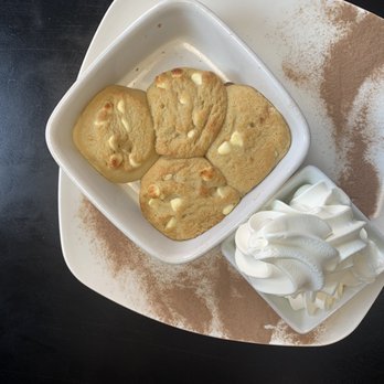 Creams - The cookie doesn't even spread all the way through the plate, and it seems over cooked. - Ice Cream & Frozen Yogurt Near Me - London, XGL Creams - The cookie doesn't even spread all the way through the plate, and it seems over cooked. - Ice Cream & Frozen Yogurt Near Me - London, XGL