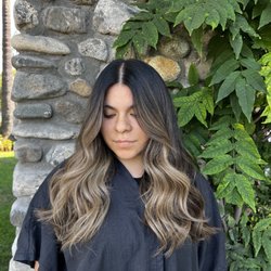 Crystal J Beauty - Dimensional blonde, haircut and repair treatment