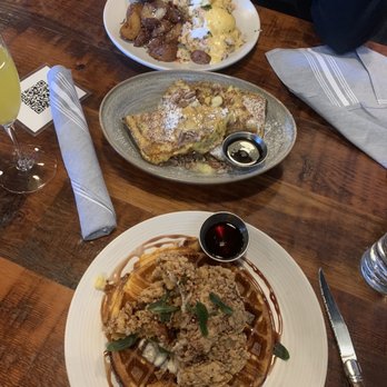 Le Coin - Eggs Benedict, Bread Pudding French Toast, Chicken & Waffles - Seafood Near Me - Seattle, Washington