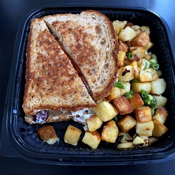 Egg Harbor Café - Door County Melt & harbor potatoes - Breakfast & Brunch Near Me - Wheaton, Illinois Egg Harbor Café - Door County Melt & harbor potatoes - Breakfast & Brunch Near Me - Wheaton, Illinois