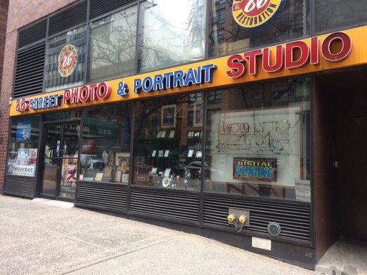 86 Street Photo & Portrait Studio by null
